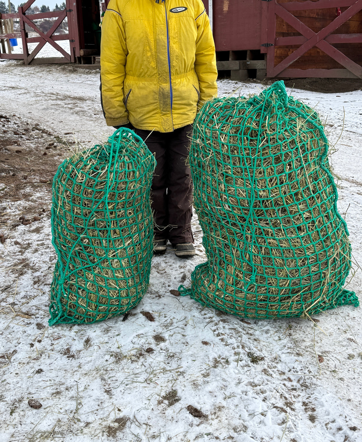 NomNom Knotless Heavy-Duty Pony Overnight / Horse Day Hay Net