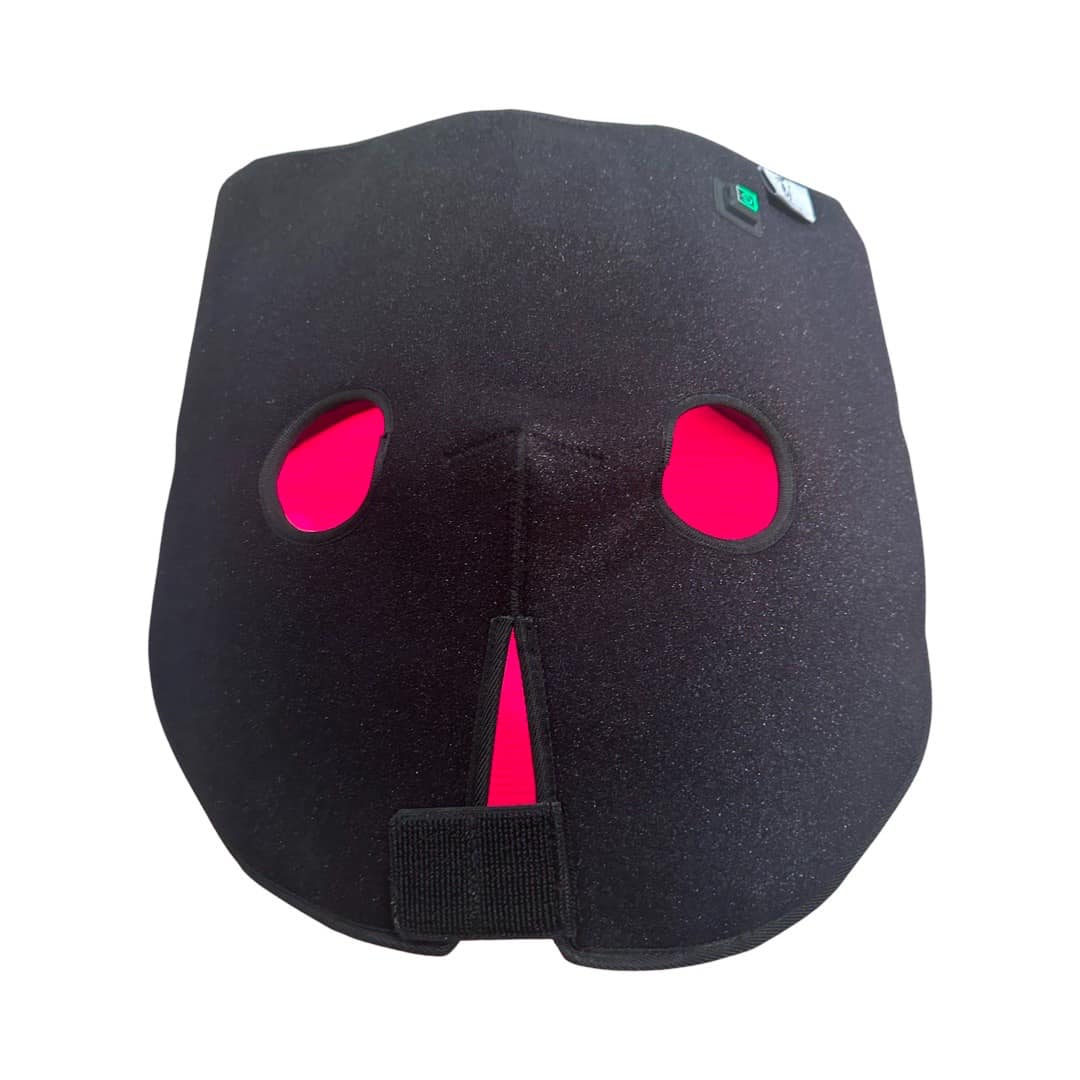 “Horse wearing red light therapy bonnet pad on poll region”
“Equine TMJ near-infrared LED pad close-up”
“Wireless calming LED bonnet for nervous horse before trailering”
“SV Equine Therapy head and poll light therapy device in use”