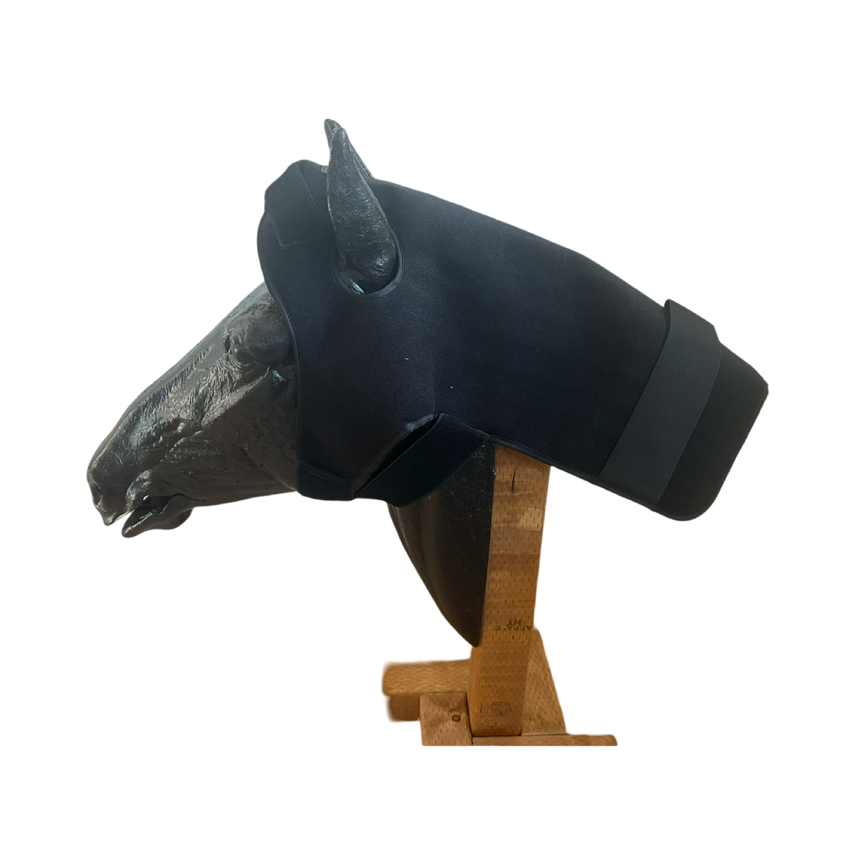 “Horse wearing LED therapy hood for poll and neck”
“Infrared light therapy pad for horse TMJ and shoulder”
“Wireless red light therapy for calming nervous horses”
“Equine LED hood pad with velcro and PVC cover”