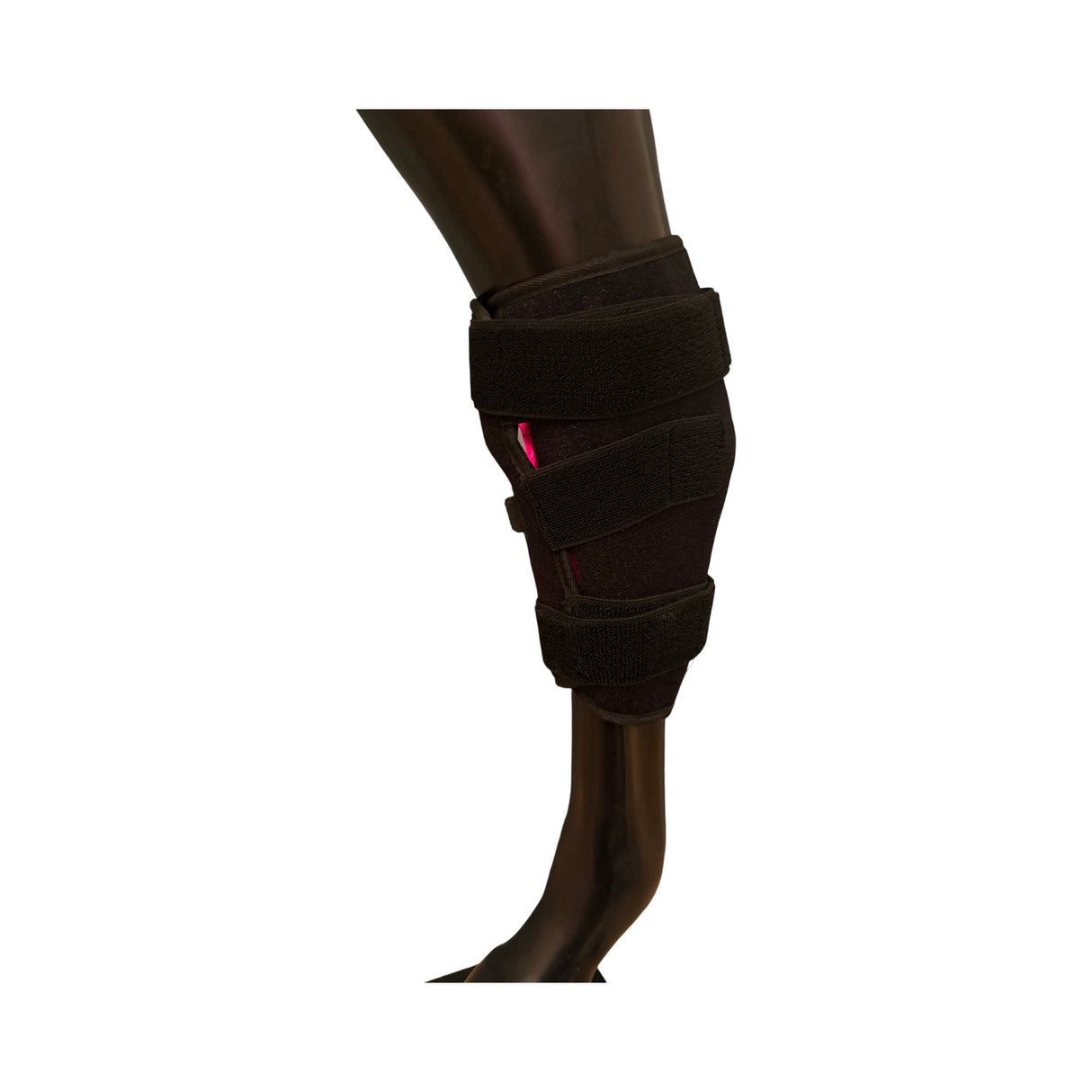 SV Equine Therapy red light therapy boot for horse hocks
Infrared LED therapy boot for horse knee pain relief
Wireless equine light therapy boot with built-in battery
Horse wearing hock therapy boot with PVC cover and velcro
