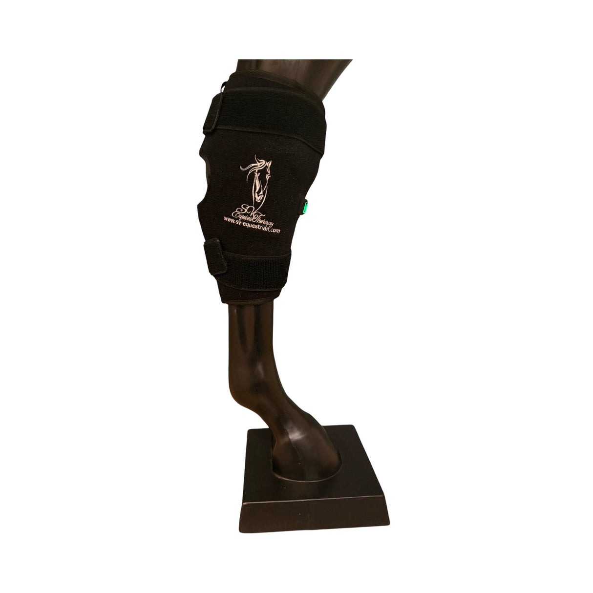SV Equine Therapy red light therapy boot for horse hocks
Infrared LED therapy boot for horse knee pain relief
Wireless equine light therapy boot with built-in battery
Horse wearing hock therapy boot with PVC cover and velcro