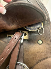 Load image into Gallery viewer, Stubben Parzival Dressage Saddle 28.5
