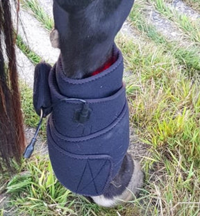 Small red light therapy wrap for horse leg